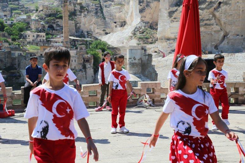 23 Nisan yurt genelinde kutlanıyor