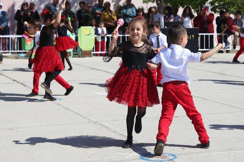 23 Nisan yurt genelinde kutlanıyor
