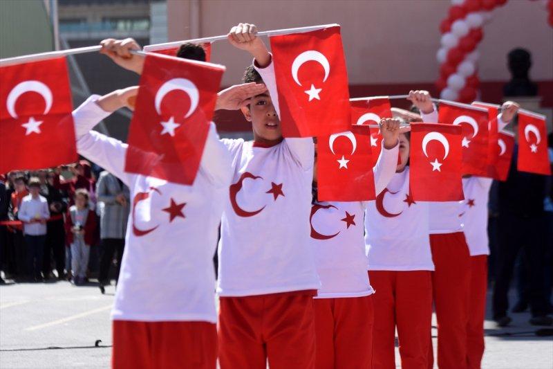 23 Nisan yurt genelinde kutlanıyor