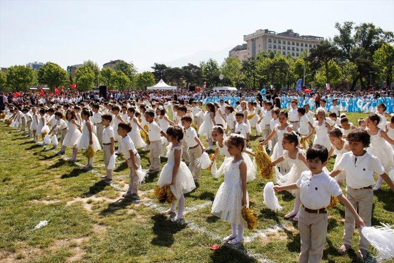 23 Nisan yurt genelinde kutlanıyor