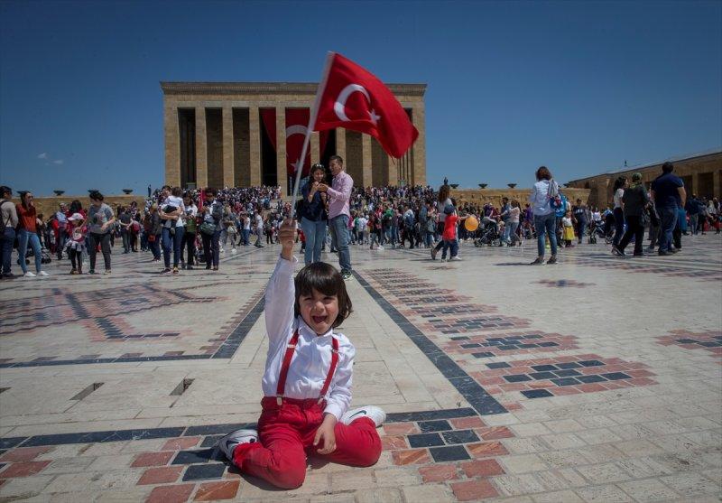 23 Nisan yurt genelinde kutlanıyor