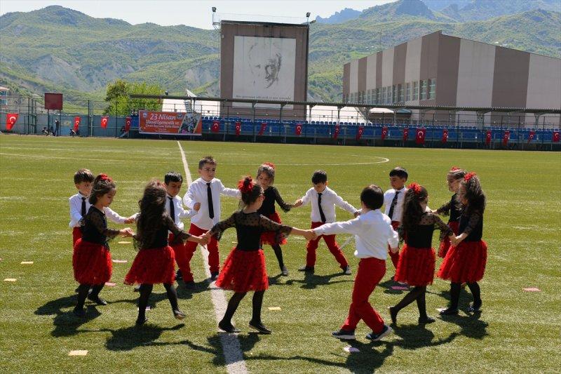 23 Nisan yurt genelinde kutlanıyor