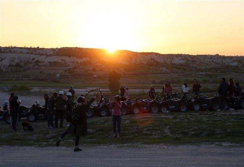 Kapadokya'da doğanın gösterisi: Gün batımı