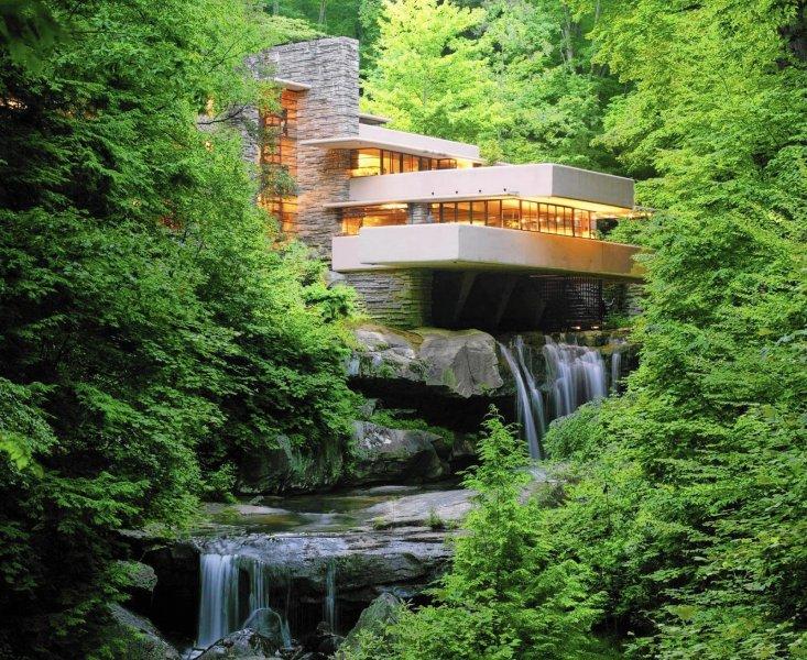 Doğa ile İç içe bir mimari harikası şelale evi 