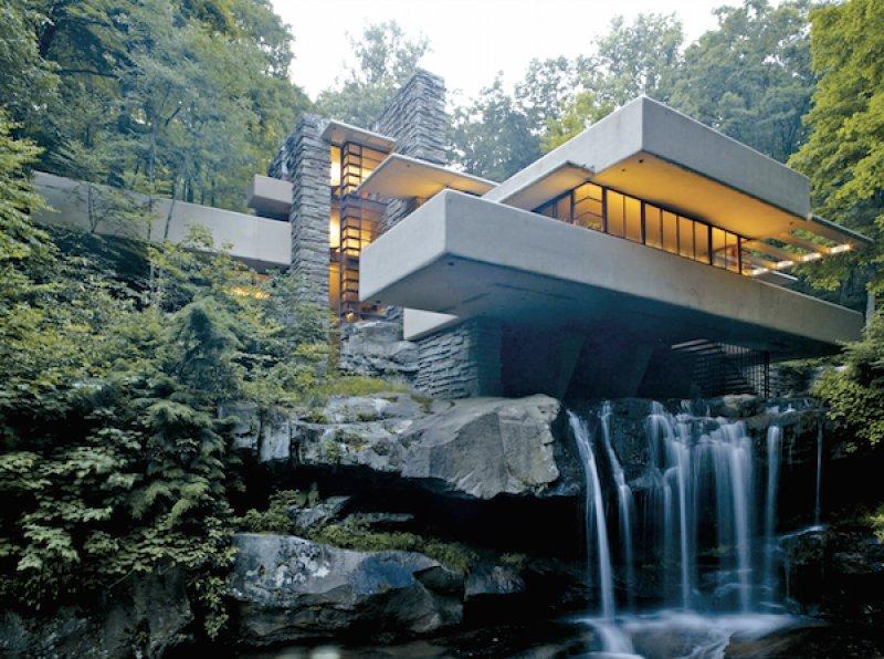 Doğa ile İç içe bir mimari harikası şelale evi 