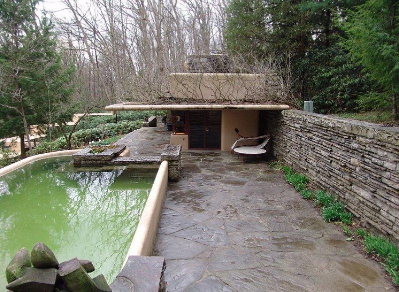 Doğa ile İç içe bir mimari harikası şelale evi 