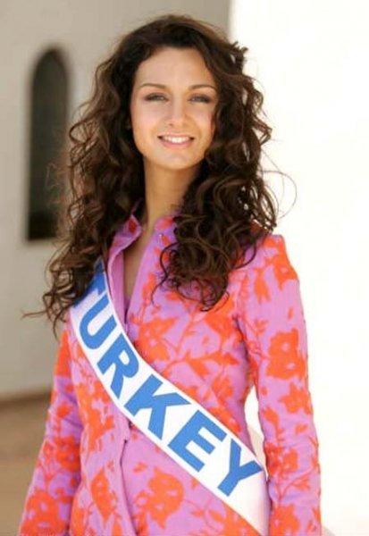 Güzellik yarışmalarında birinciden daha çok ses getiren güzeller