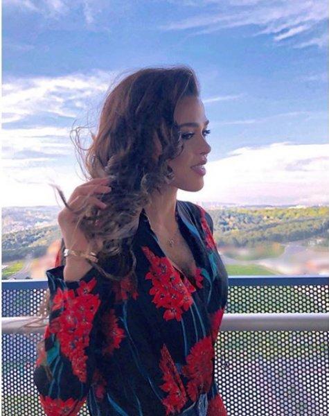 Hakan Sabancı'dan sevgilisi  Aslıhan Karalar'a sürpriz parti 