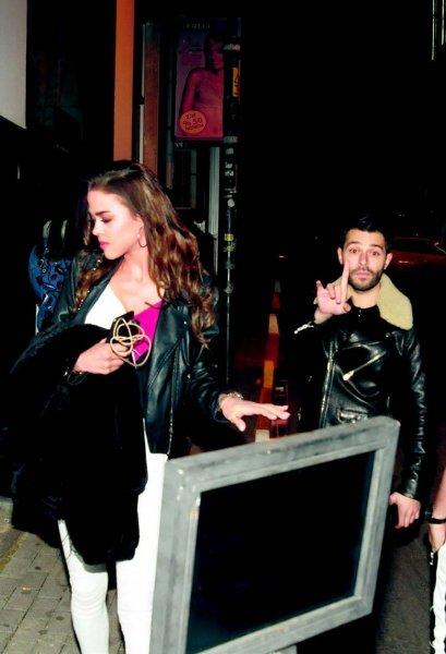 Hakan Sabancı'dan sevgilisi  Aslıhan Karalar'a sürpriz parti 