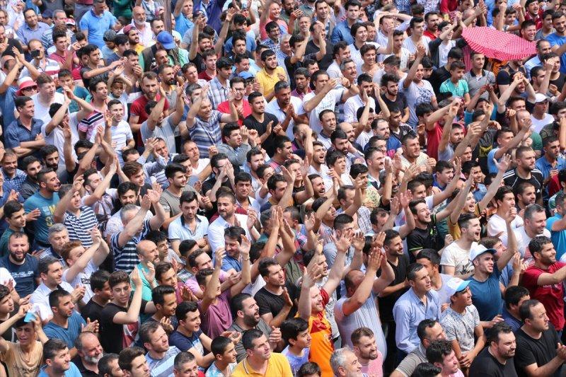 6 ton mesir macunu halka saçıldı - Resim 13