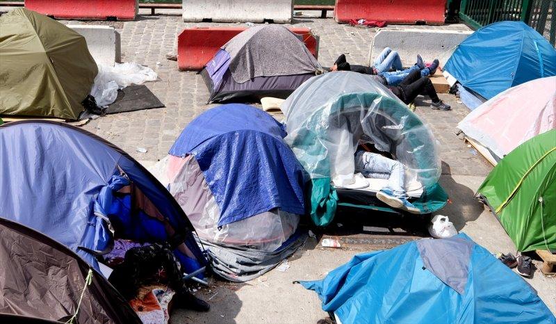 Paris sokaklarında yaşayan sığınmacılar