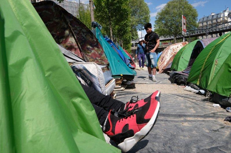 Paris sokaklarında yaşayan sığınmacılar