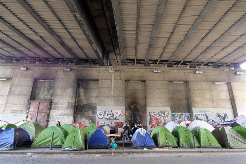 Paris sokaklarında yaşayan sığınmacılar