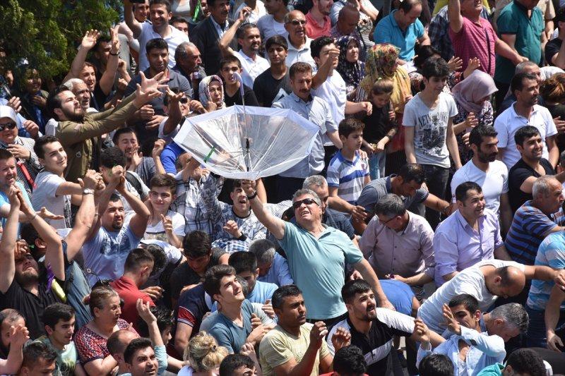 6 ton mesir macunu halka saçıldı - Resim 26