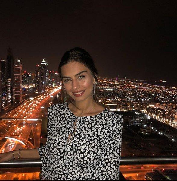 Mesut Özil'den sevgilisine romantik sürpriz 