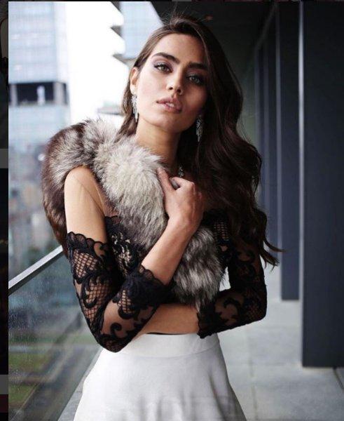 Mesut Özil'den sevgilisine romantik sürpriz 