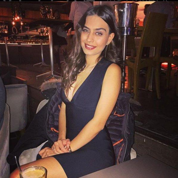 Mesut Özil'den sevgilisine romantik sürpriz 