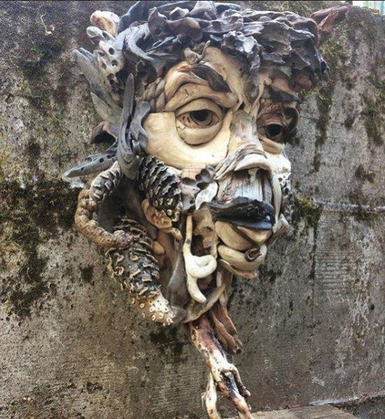 Buluntu ağaç parçalarıyla yapan heykeller