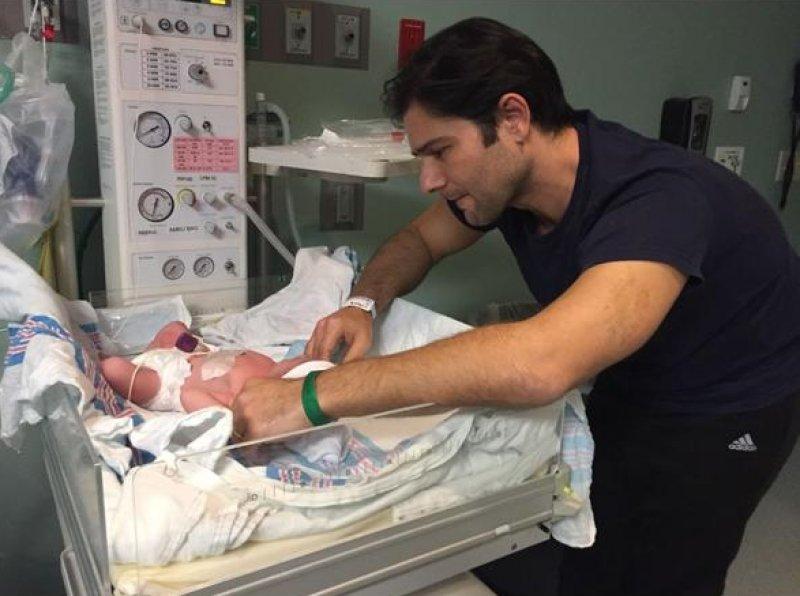 Kenan Ece ve Canan Ergüder'in bebekleri dünyaya geldi