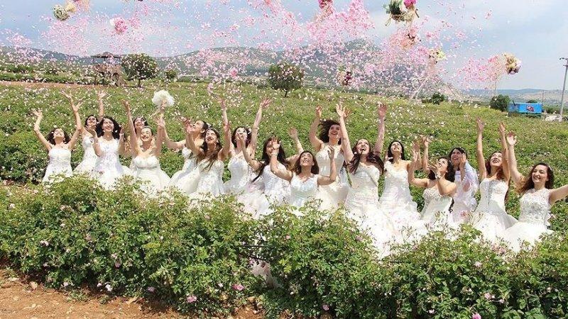 Turistlerin yeni gözdesi: Isparta gül bahçeleri