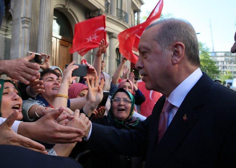 Cumhurbaşkanı Erdoğan’a Londra’da sevgi seli 