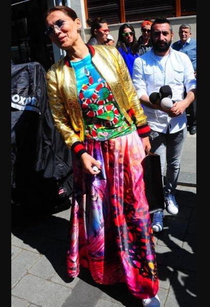 Demet Akalın'dan rüküş kombinler 