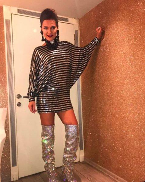 Demet Akalın'dan rüküş kombinler 