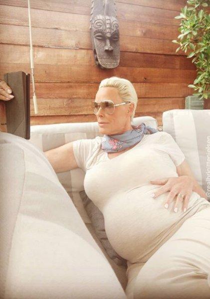 Rocky'nin eski eşi 54 yaşında hamile kaldı 