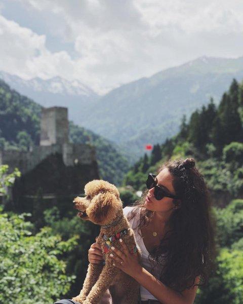 Pelin Akil ve Anıl Altan Karadeniz turuna çıktı 