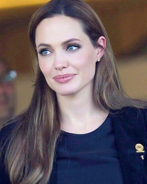 Angelina Jolie'nin 43'üncü yaşına özel 43 fotoğraf