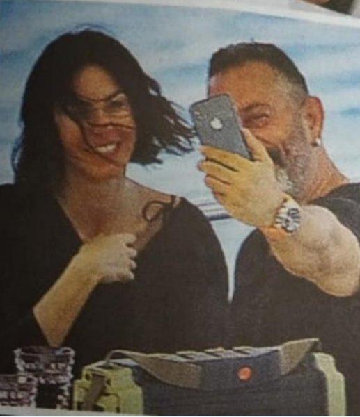 Cem Yılmaz ve Defne Samyeli tatile çıktı