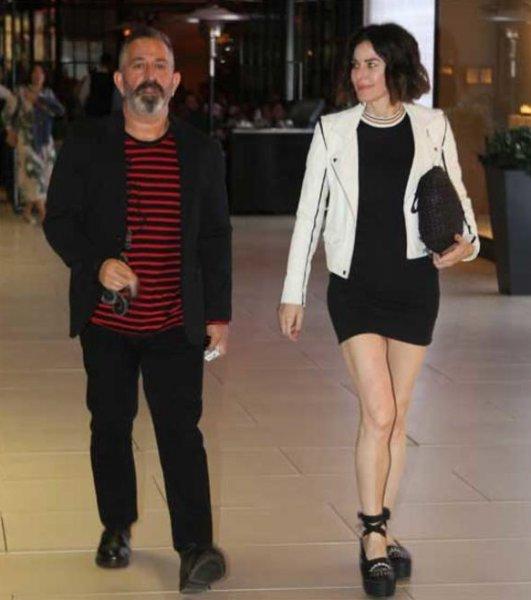 Cem Yılmaz ve Defne Samyeli tatile çıktı