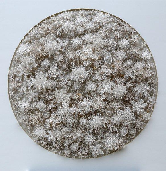 İnsan vücudundaki bakteriler kağıtlarla resmedildi