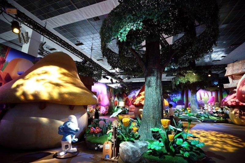 Şirinler Köyü Brüksel'de açıldı 