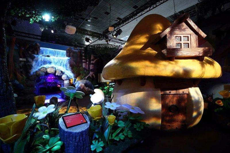 Şirinler Köyü Brüksel'de açıldı 