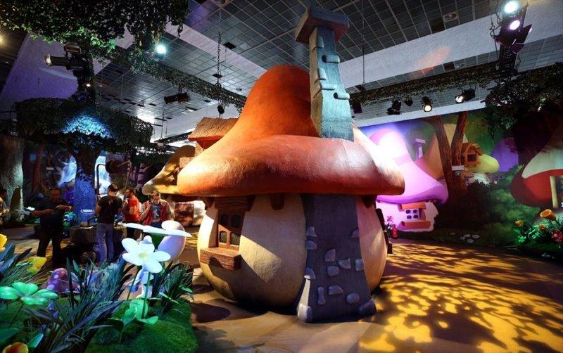 Şirinler Köyü Brüksel'de açıldı 