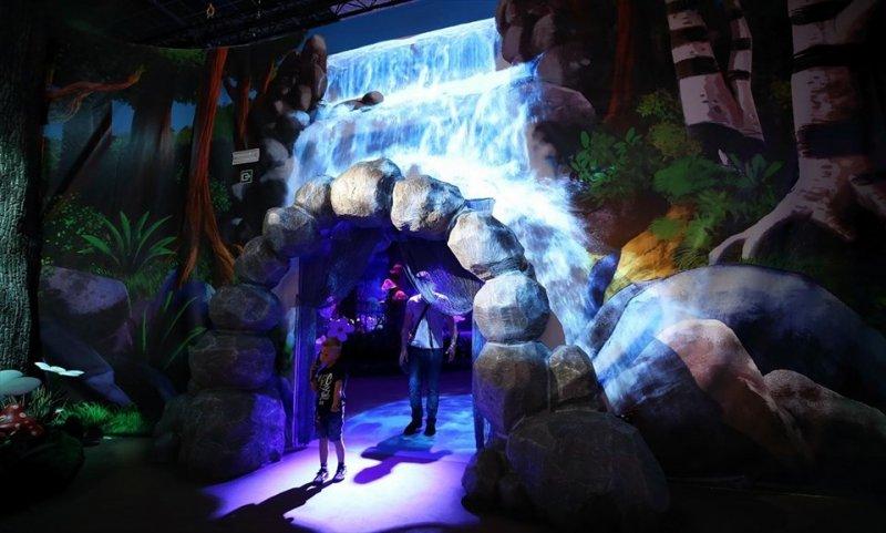 Şirinler Köyü Brüksel'de açıldı 