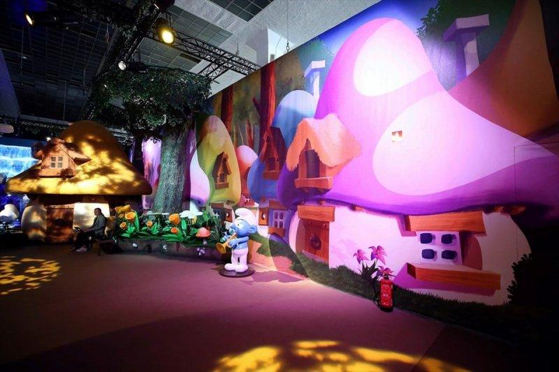 Şirinler Köyü Brüksel'de açıldı 