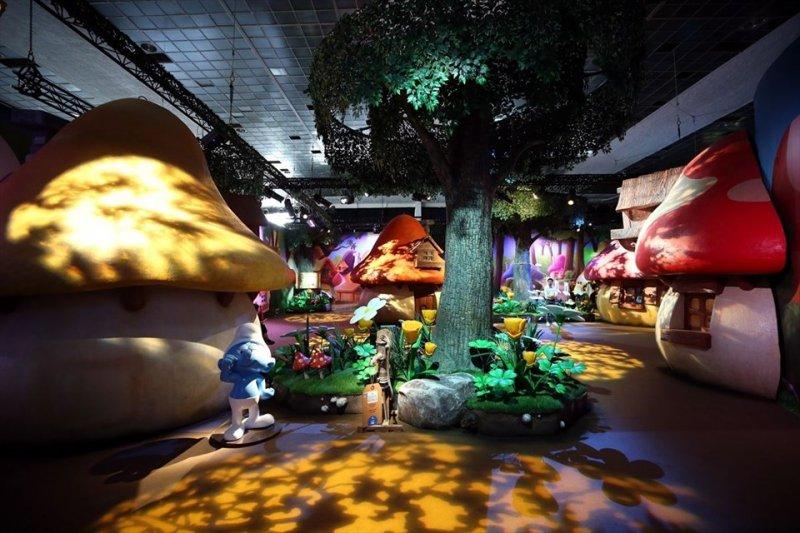 Şirinler Köyü Brüksel'de açıldı 