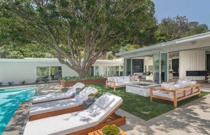 Ünlü model Cindy Crawford evini 45 milyon dolara sattı