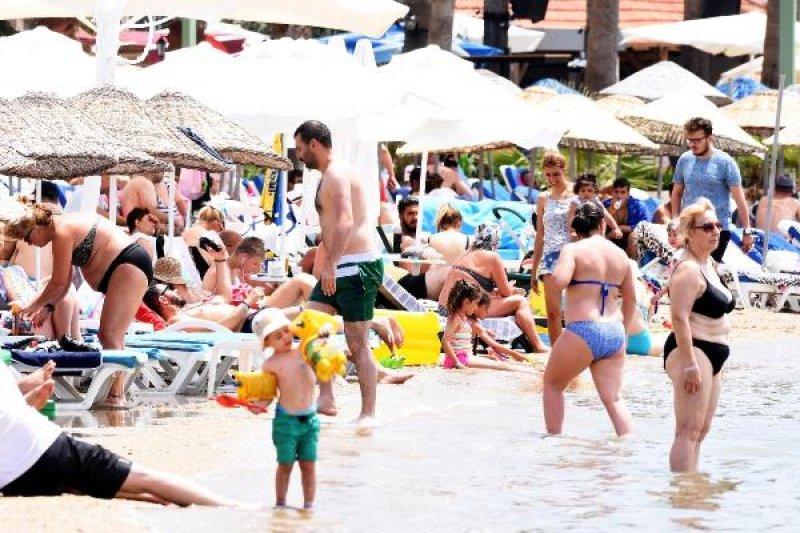 Bodrum plajlarında Bayram yoğunluğu