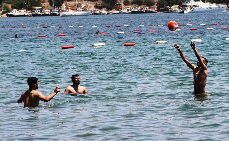 Bodrum plajlarında Bayram yoğunluğu