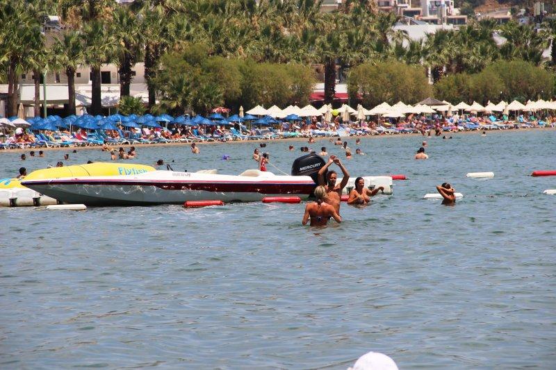 Bodrum plajlarında Bayram yoğunluğu