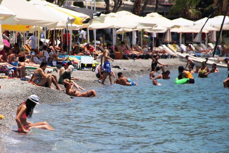 Bodrum plajlarında Bayram yoğunluğu