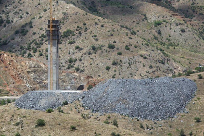 Türkiye’nin en yüksek ayaklı 'Eyiste Viyadüğü' yükseliyor