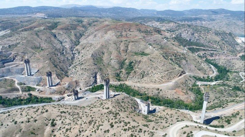 Türkiye’nin en yüksek ayaklı 'Eyiste Viyadüğü' yükseliyor