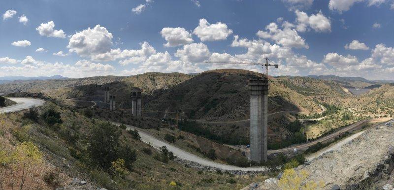 Türkiye’nin en yüksek ayaklı 'Eyiste Viyadüğü' yükseliyor