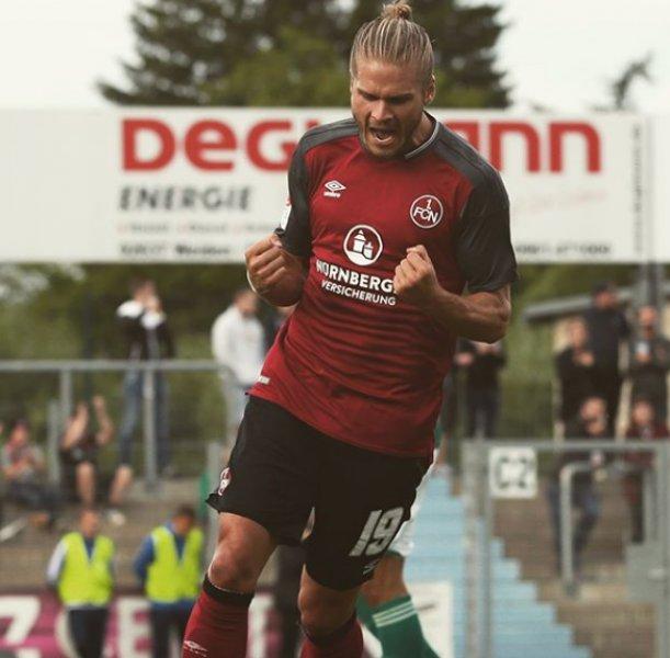 İzlanda Milli Takımı oyuncusu Rurik Gislason'a büyük ilgi 