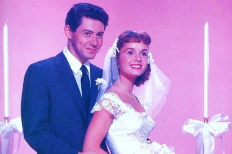 1950'li yıllarda evlenen ünlülerin gelinlik modelleri 