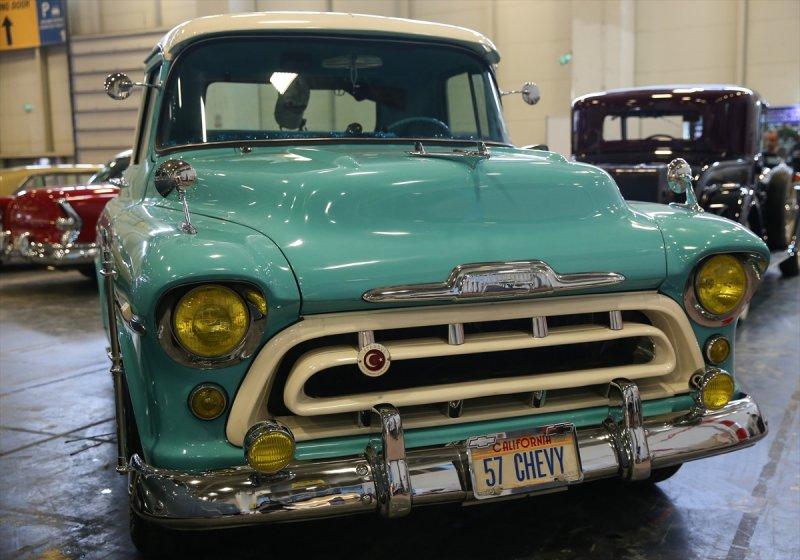  Klasik otomobilciler festivalde buluştu